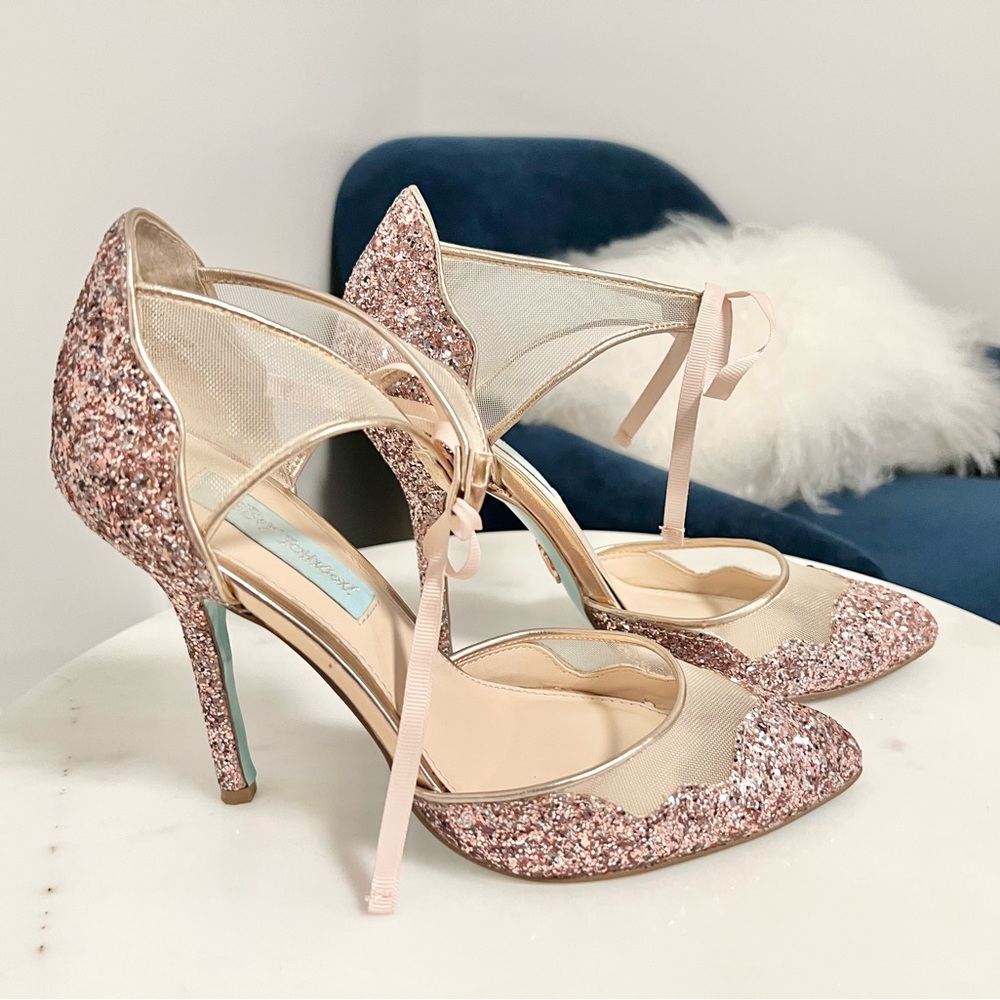 Betsey Johnson Rose Gold Pump Size 8
